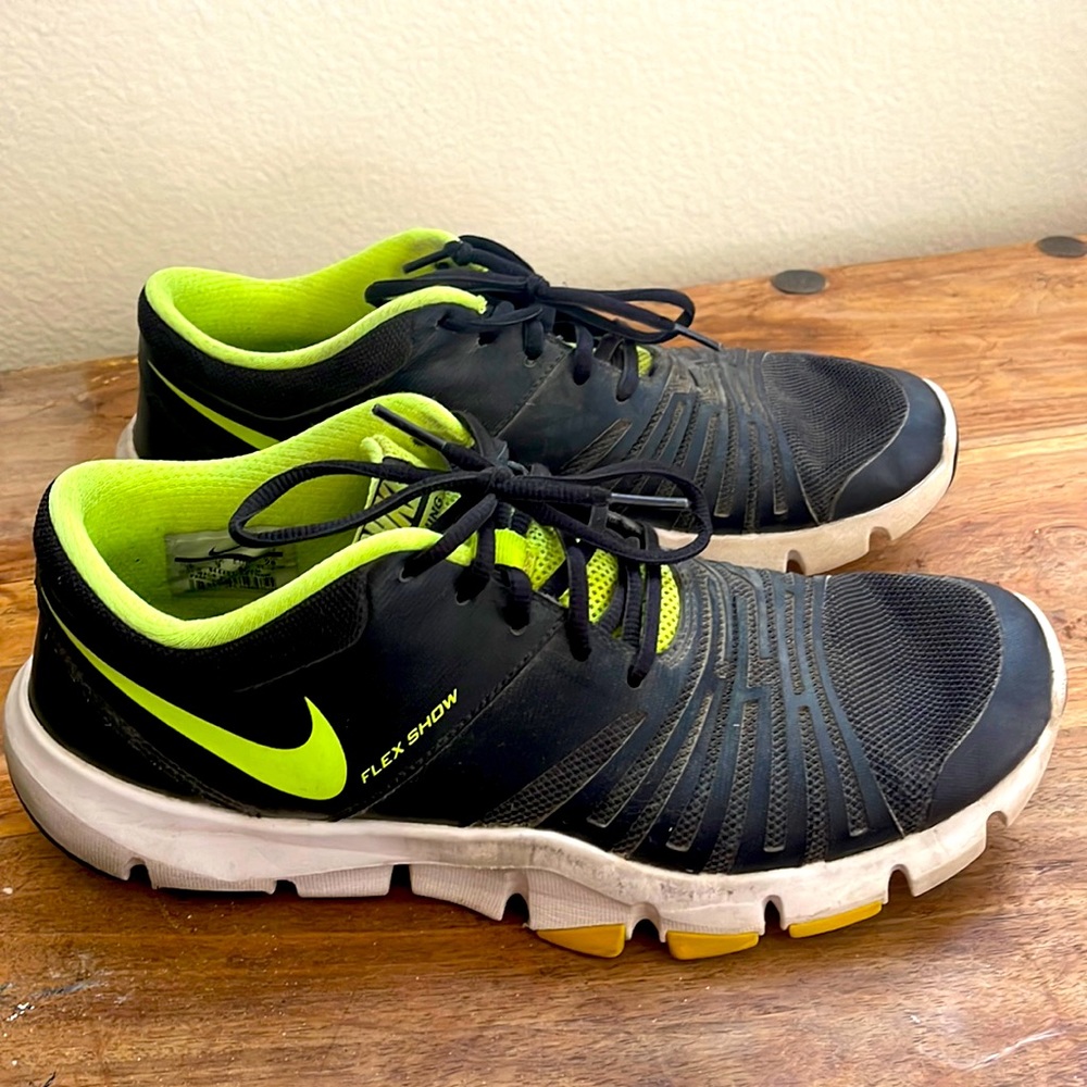 Mens Nike Flex show size 10
